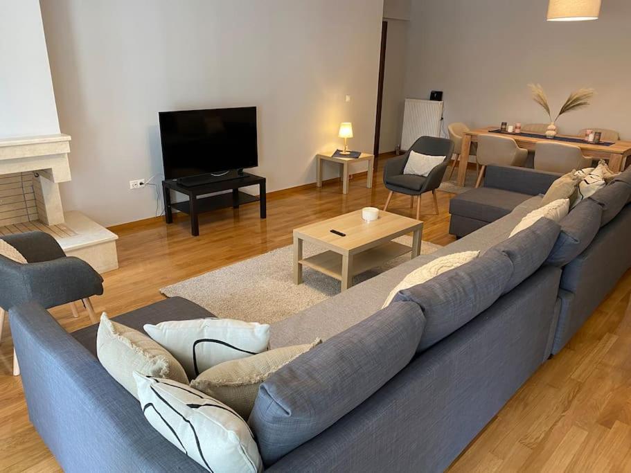 Classy 3Br With 2 Bathrooms Apartment In Marousi Athens Exterior photo